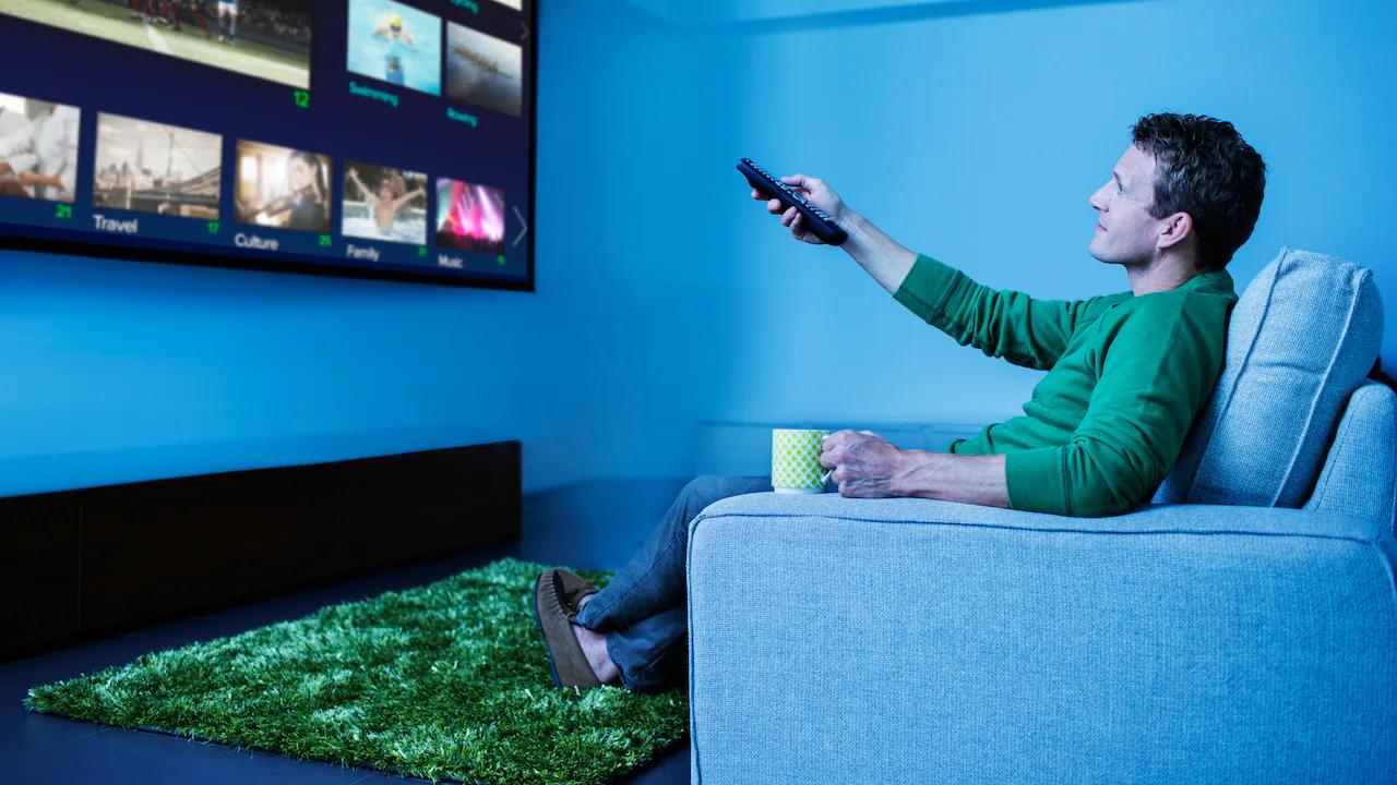 es malo conectar y desconectar el televisor - Cuánto tiempo puede estar encendido un Smart TV