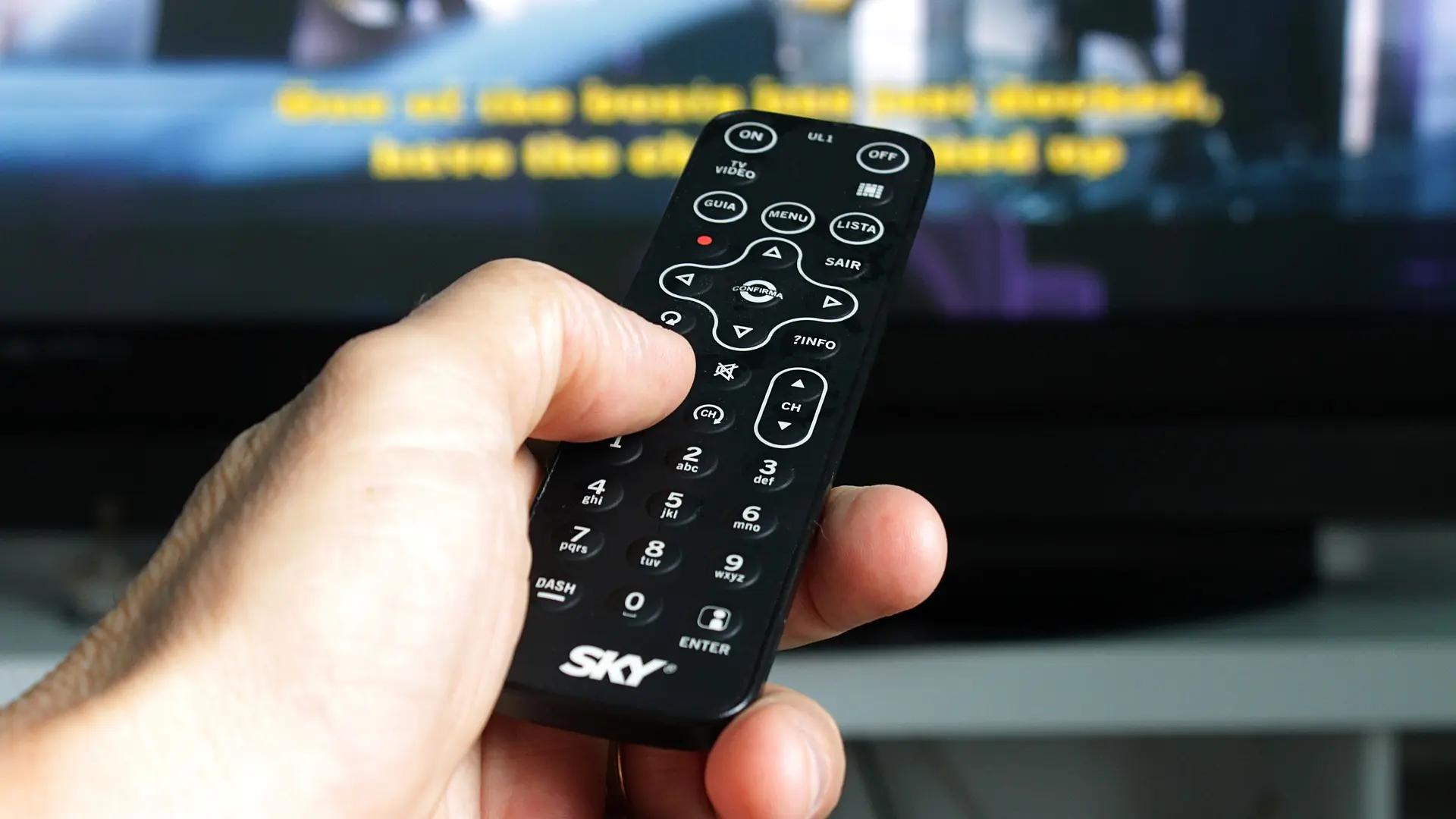 ¿Es necesario desconectar el televisor? - Qué pasa si dejo la televisión encendida es necesario desconectar el televisor - Qué pasa si dejo la televisión encendida